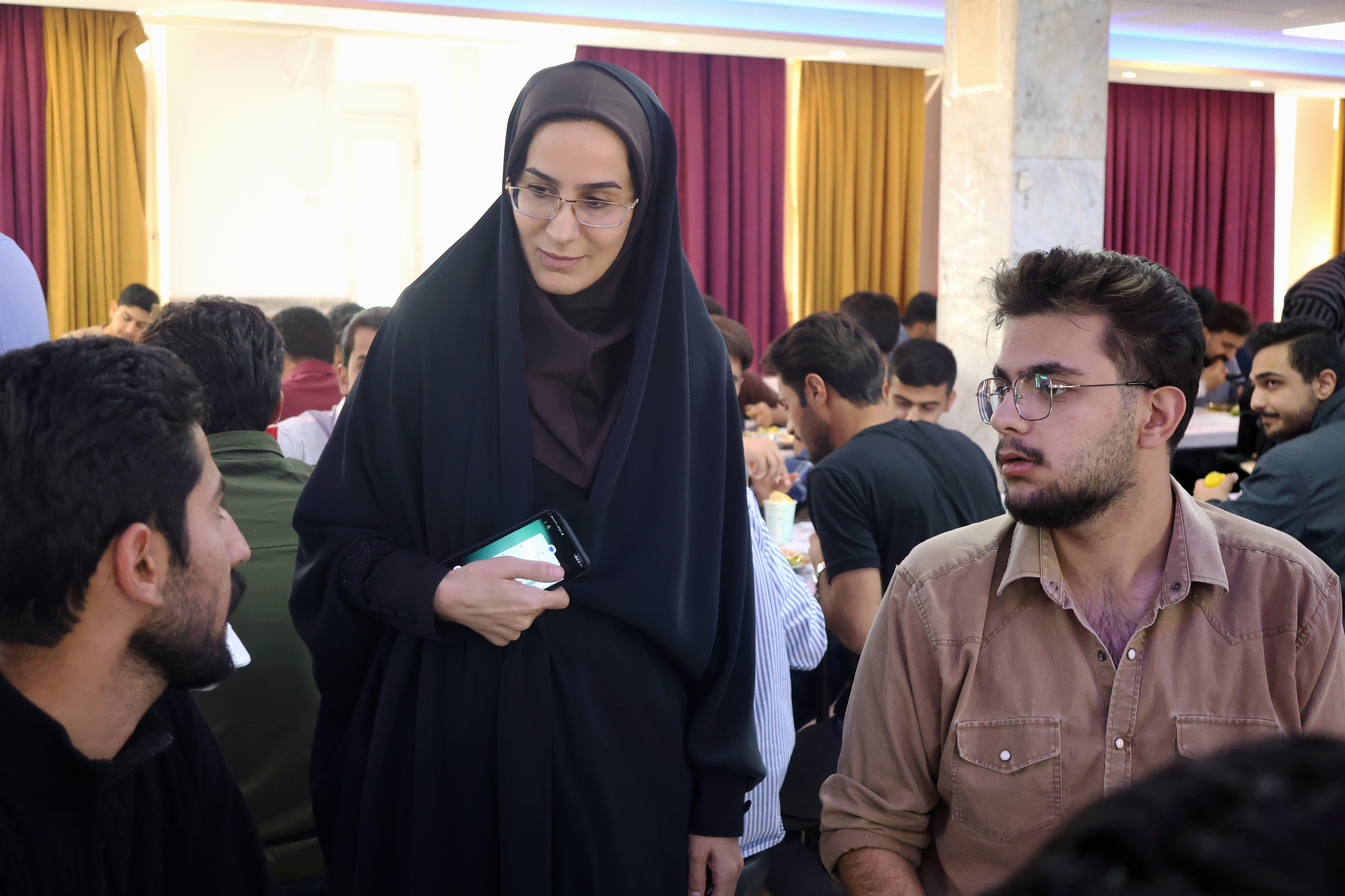 بازدید سرزده سرپرست دانشگاه فرهنگیان آذربایجان‌غربی از روند توزیع غذای دانشجویان