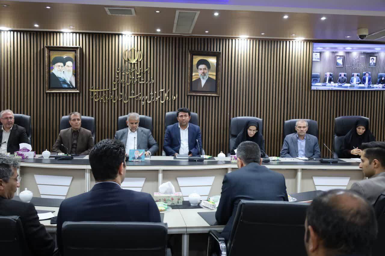 بررسی برنامه عملیاتی ستاد جذب دانشجومعلمان و ارزیابی شایستگی معلمی در آذربایجان‌غربی