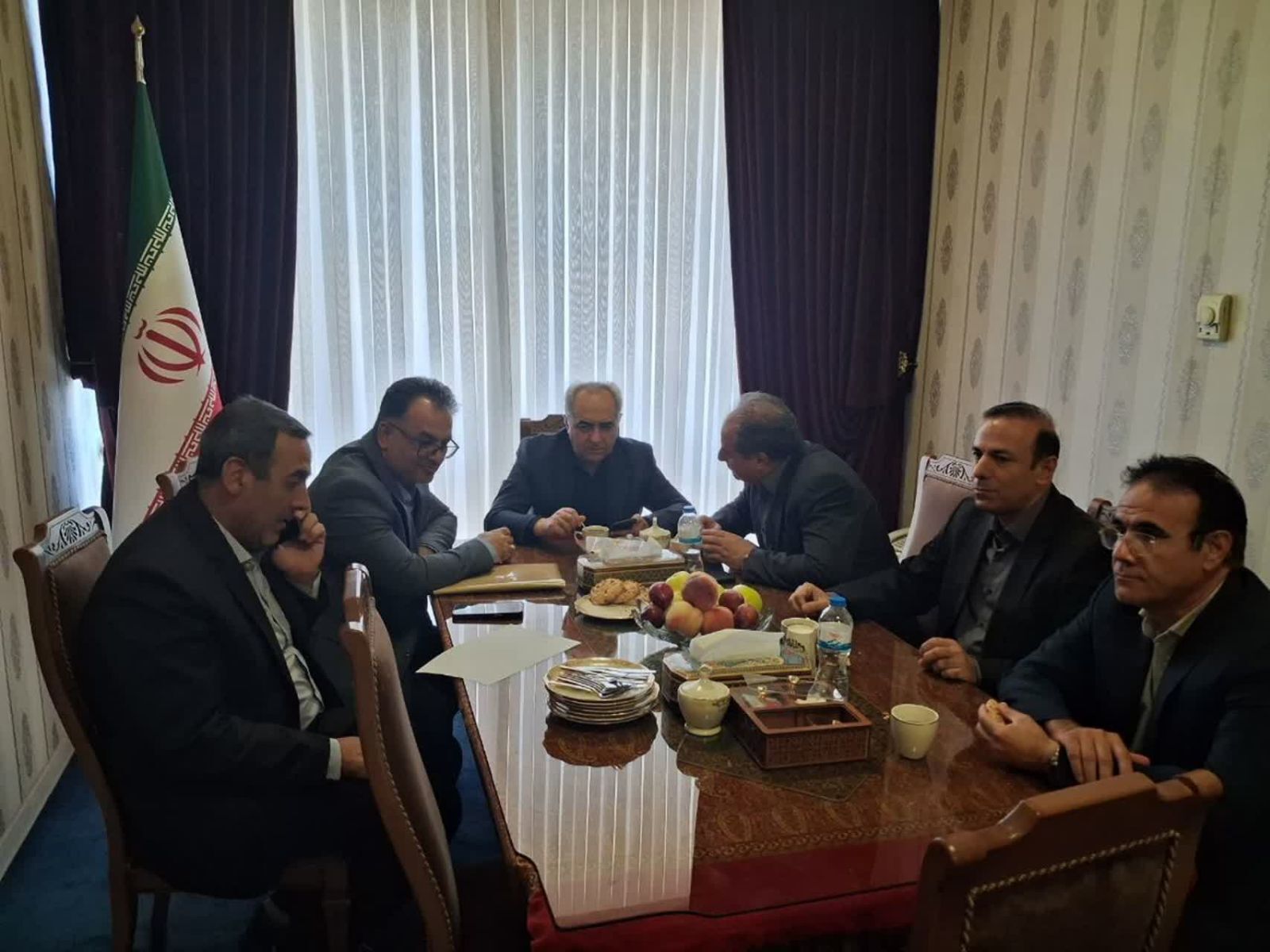 بررسی مشکلات فضای آموزشی و خوابگاهی دانشگاه فرهنگیان آذربایجان شرقی با حضور استاندار