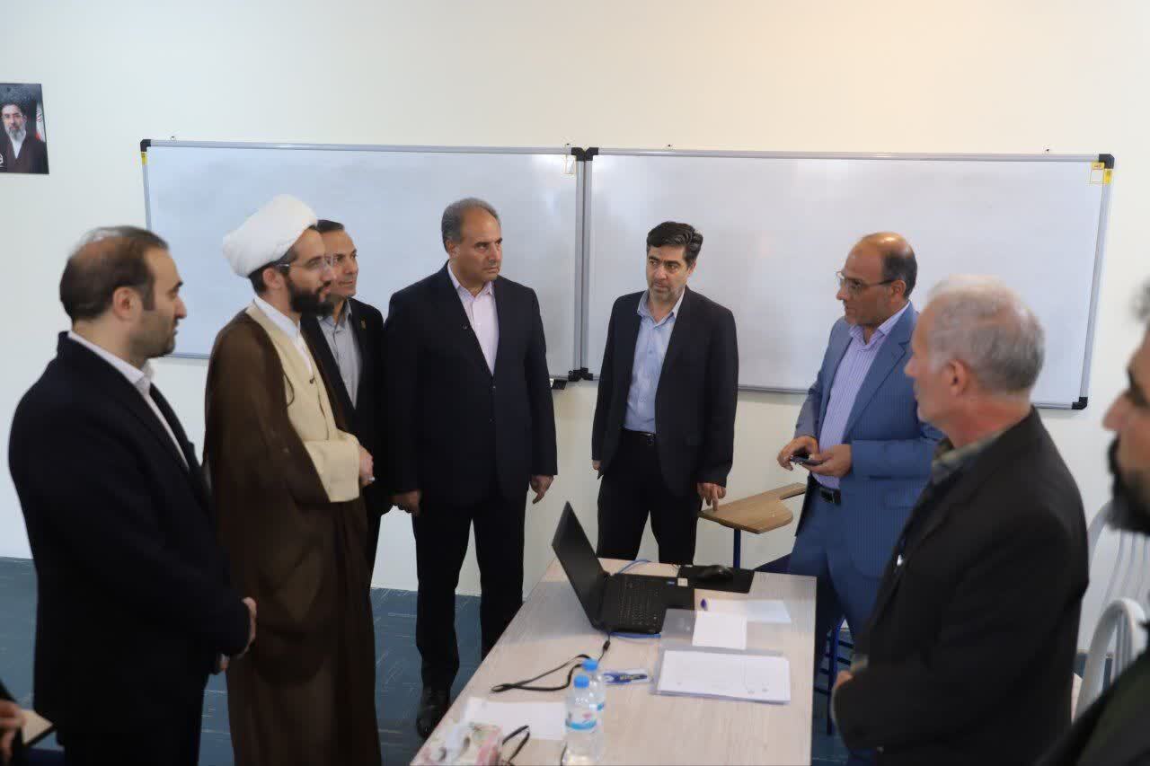 بازدید معاون آموزش و پرورش و مدیر کل استان