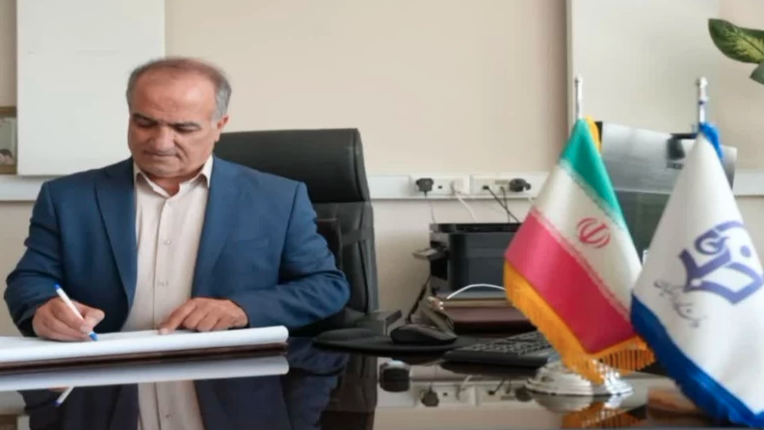 پیام تبریک سرپرست دانشگاه فرهنگیان استان اصفهان به مناسبت ارتقای شایسته  امیرحسین چشمه‌خاور به مرتبه دانشیاری در رشته آموزش شیمی