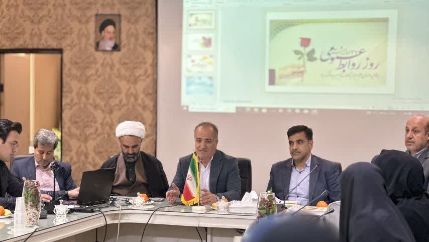 اکبر پناهی، سرپرست دانشگاه فرهنگیان اصفهان در مراسم گرامی‌داشت روز روابط عمومی