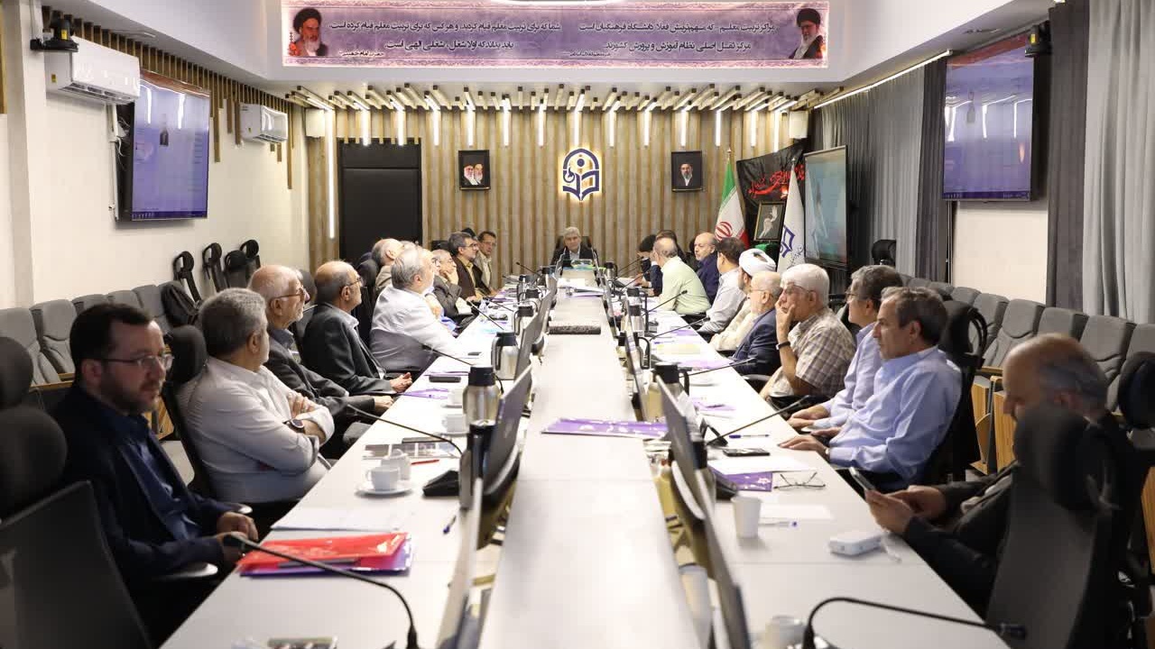 برگی دیگر بر افتخارات دانشگاه فرهنگیان اصفهان ارتقاء به مرتبه دانشیاری رسول شریفی رشته جغرافیا، آسیه ابراهیم زاده رشته ریاضی و فائزه شه دوست رشته شیمی