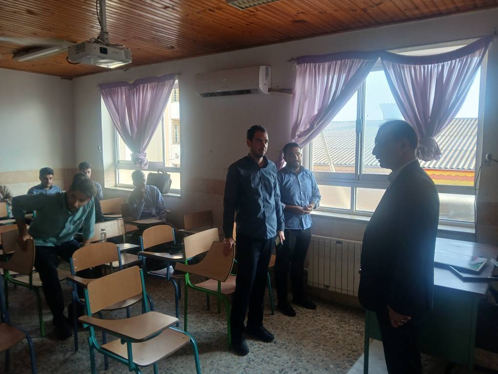 بازدید سرپرست دانشگاه فرهنگیان گیلان از روند برگزاری کلاس‌ها و امکانات رفاهی دانشجویان در رودسر