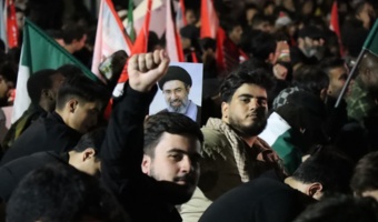 حضور دانشجومعلمان دانشگاه فرهنگیان در آیین وداع با رهبر شهید انقلاب اسلامی ایران در دانشگاه فردوسی مشهد