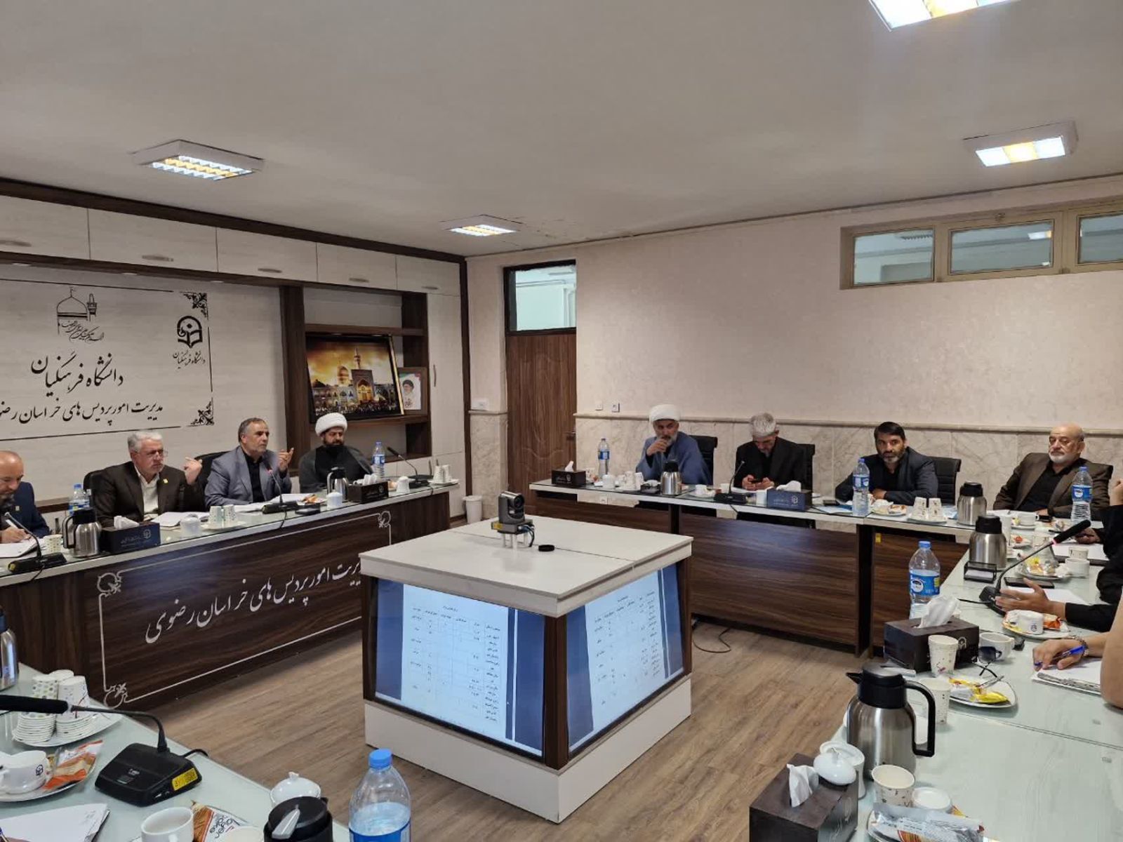 برگزاری نشست ستاد برگزاری مراسم تشییع پیکر رهبر شهید انقلاب اسلامی در دانشگاه فرهنگیان خراسان رضوی