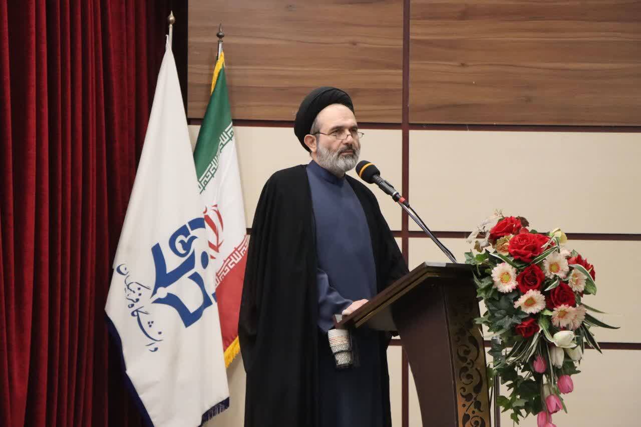 مسئول نهاد نمایندگی مقام معظم رهبری در دانشگاه فرهنگیان:  مهم‌ترین وظیفه شما دانشجومعلمان این است که با تلاش علمی و حرفه‌ای، به بهترین معلمان کشور تبدیل شوید و افتخار فرزند جانباز یا شهید بودن را با عملکرد خود معنا کنید.