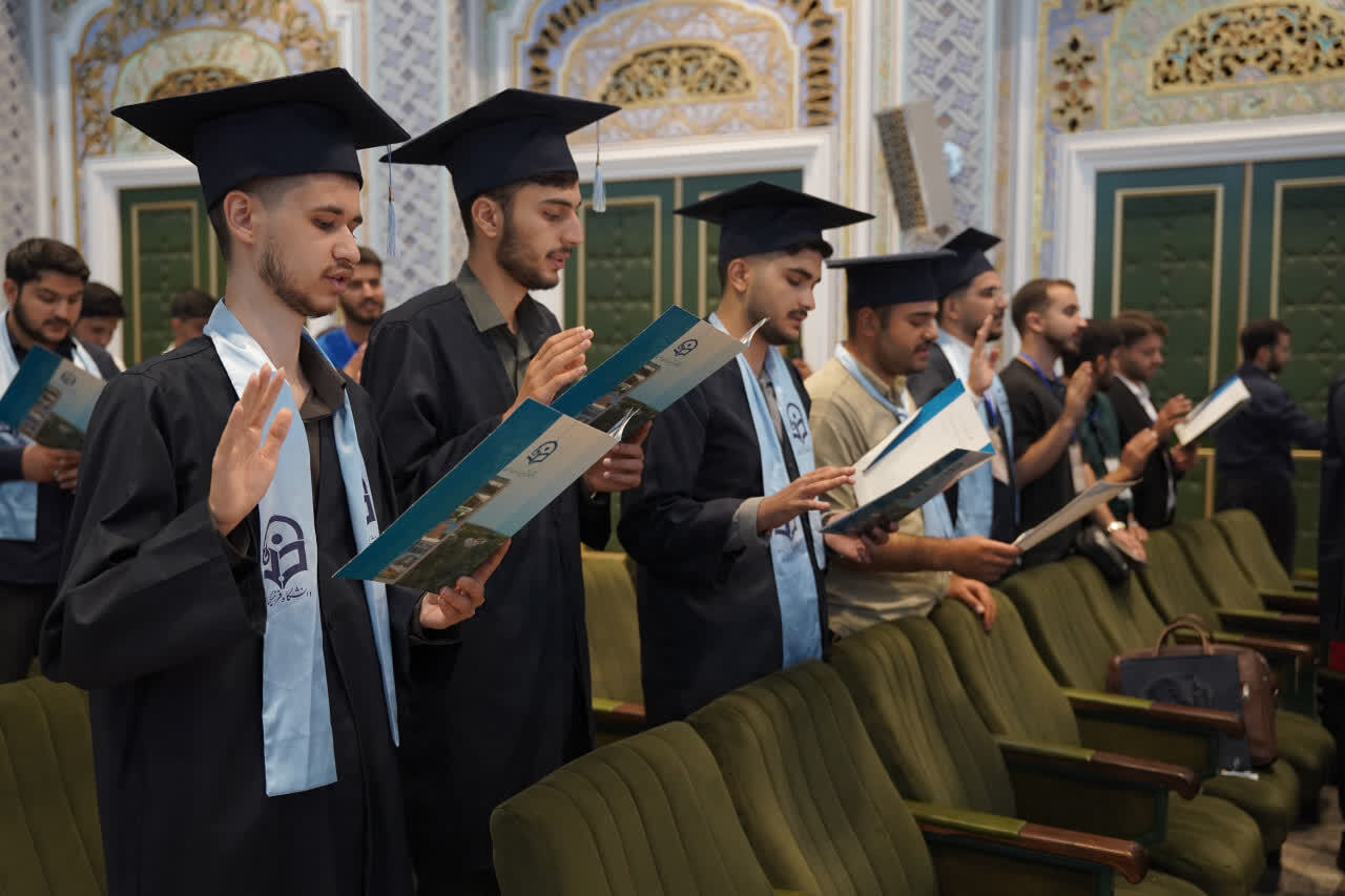برگزاری آیین دانش‌آموختگی دانشجو‌معلمان دانشگاه فرهنگیان خراسان رضوی در جوار بارگاه رضوی