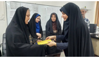 تجلیل از رزمنده دفاع مقدس و خانواده‌های معظم شاهد و ایثارگر در مرکز آموزشی حضرت خدیجه کبری(س) دزفول
