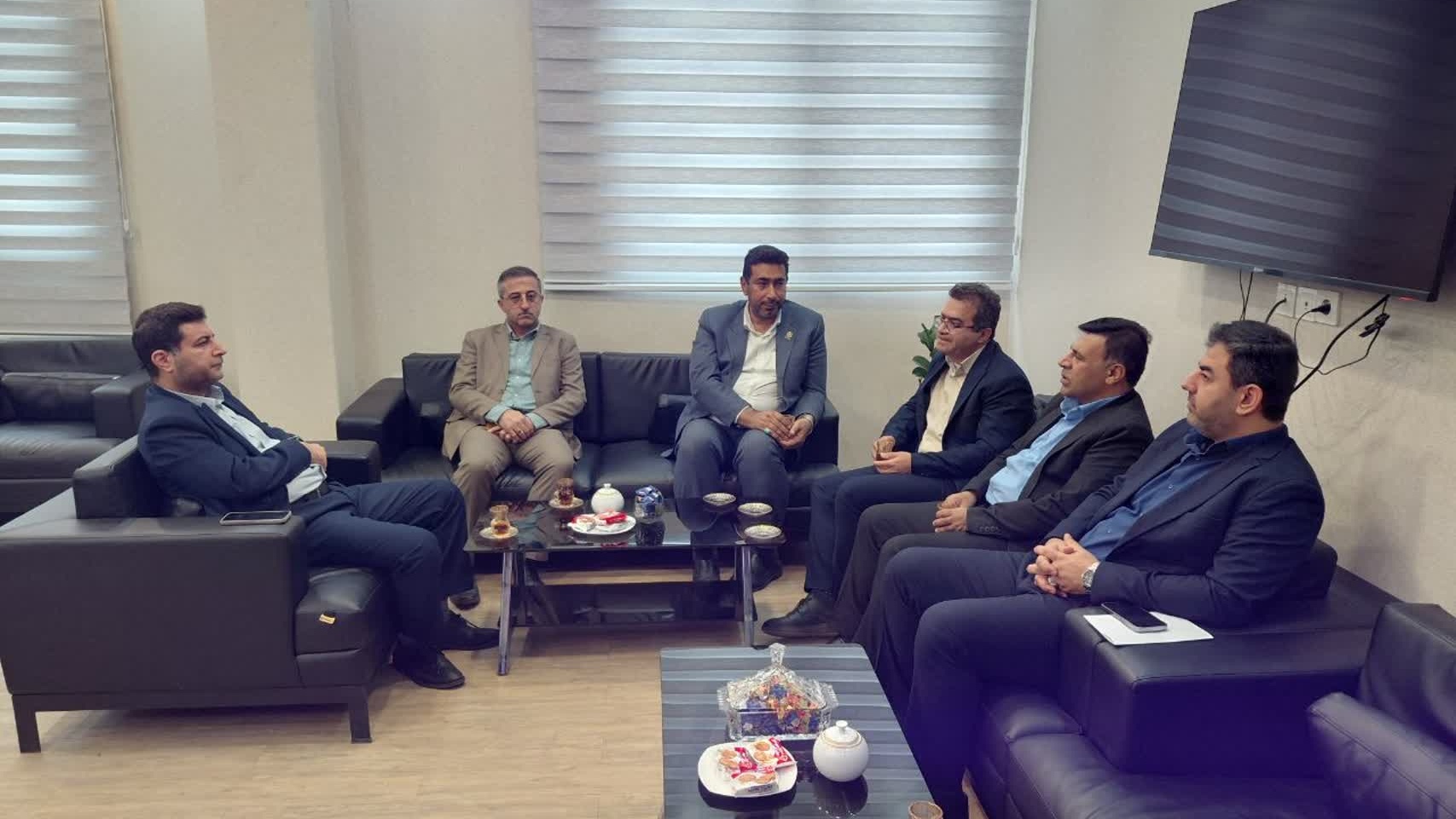 دیدار  رئیس دانشگاه فرهنگیان خوزستان با مدیرکل نوسازی مدارس استان