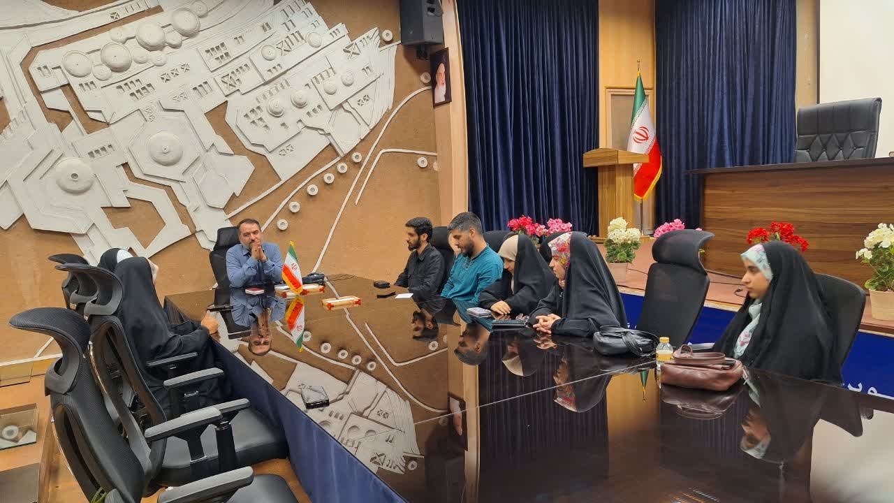جلسه و نشست جناب دکتر صدیقی با جمعی از دانشجومعلمان حوزه بسیج دانشجویی خوزستان