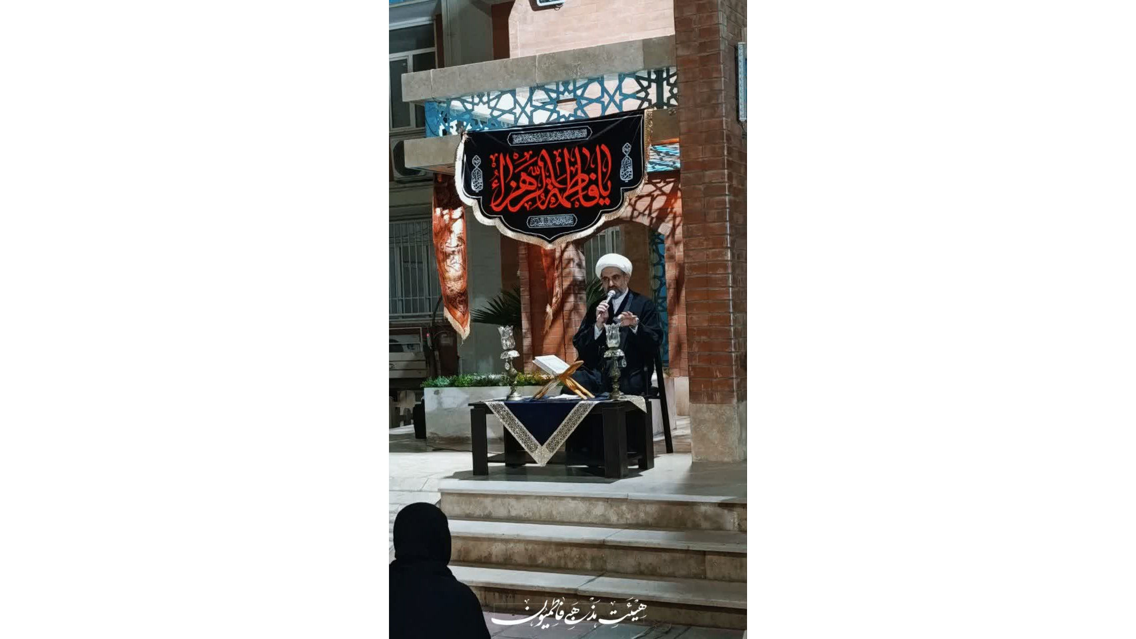 مراسم عزاداری حضرت زهرا (س) در جوار مزار شهید گمنام در دانشگاه فرهنگیان خواهران اهواز