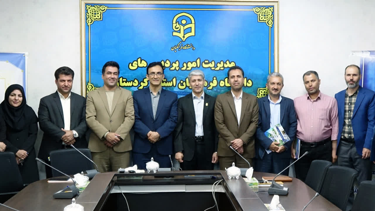 آیین تکریم و معارفه رئیس اداره منابع انسانی دانشگاه فرهنگیان کردستان برگزار شد