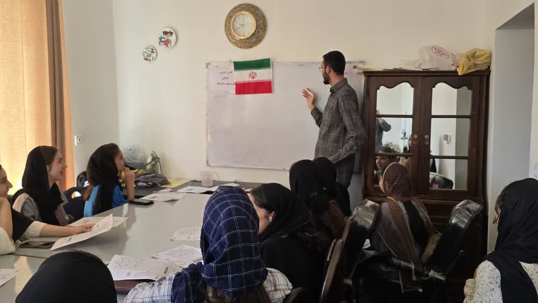 مشق خدمت در مسیر «جهاد و تبیین»/ آغاز دوره اردوی آموزشی دانشجومعلمان در روستای ننله سنندج