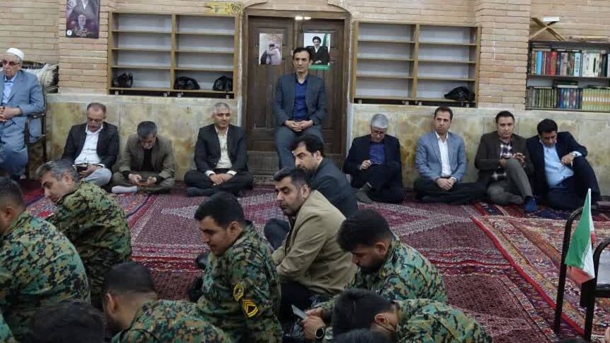تجدید میثاق دانشگاهیان کردستان با آرمان‌های «شهدای خدمت»/ طنین وحدت در آیین بزرگداشت شهید جمهور و شهید موسوی در مسجد جامع سنندج