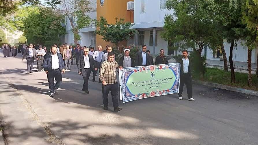 طنین گام‌های استوار دانشگاهیان کردستان در سالروز آزادسازی خرمشهر/ پیاده‌روی نمادین «از مزار شهدا تا فتح قله‌های علم و ایمان»