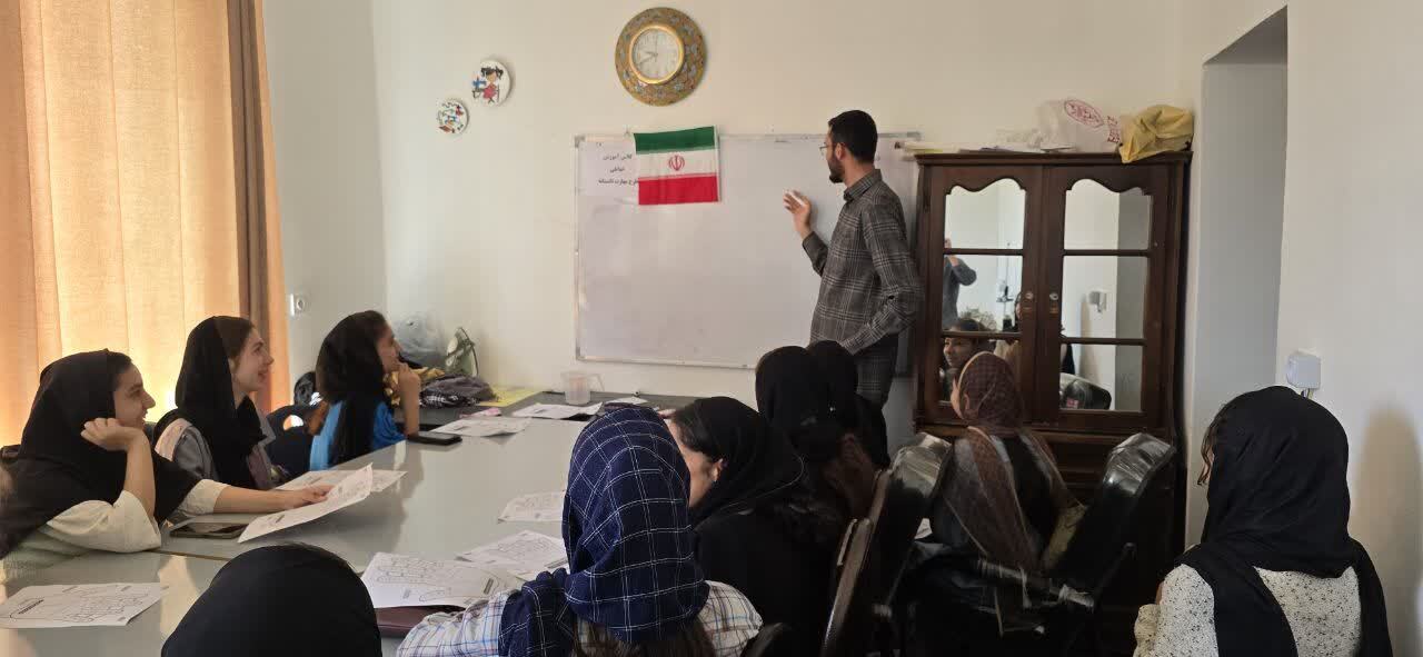 مشق خدمت در مسیر «جهاد و تبیین»/ آغاز دوره اردوی آموزشی دانشجومعلمان در روستای ننله سنندج