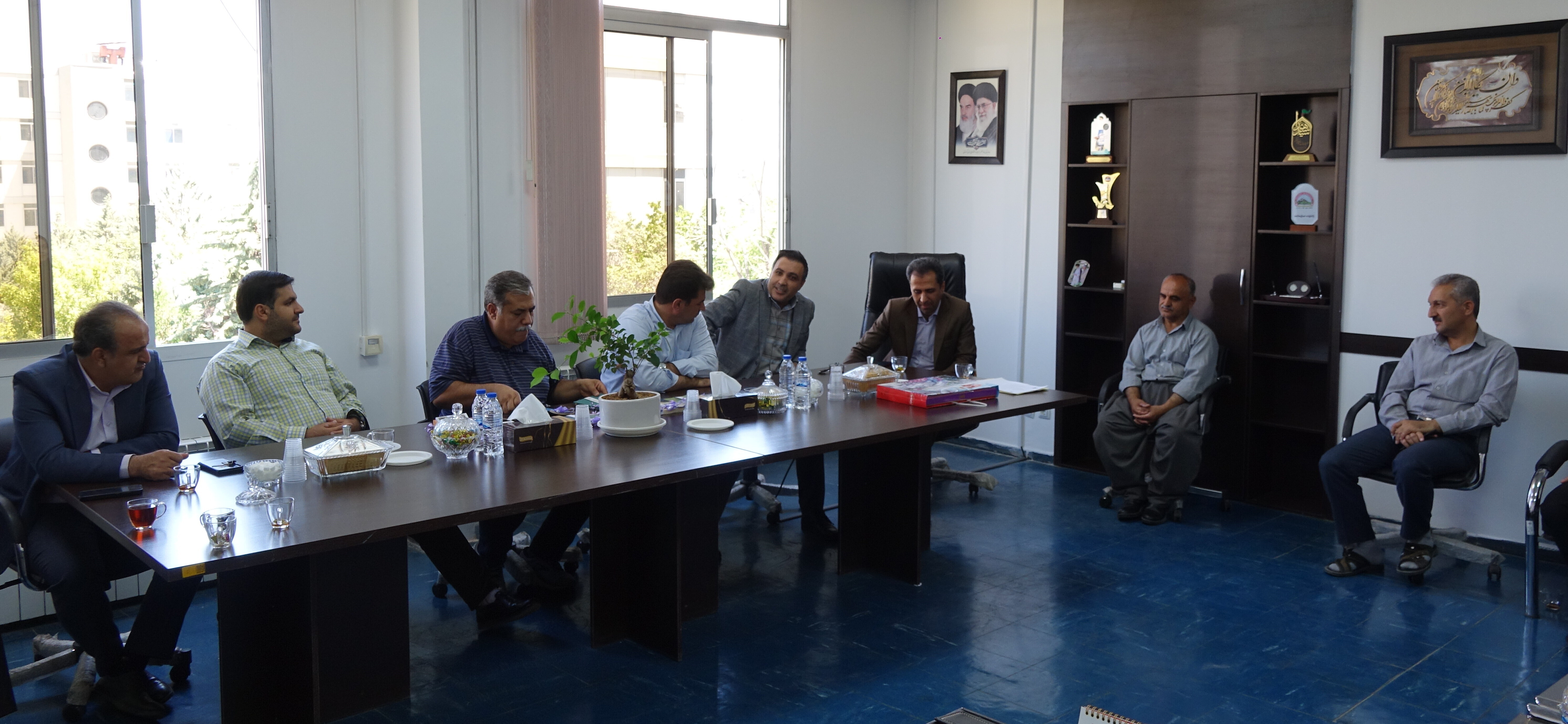 دیدار صمیمانه همکاران دانشکده علوم تربیتی با کارکنان معاونت برنامه‌ریزی و توسعه منابع دانشگاه فرهنگیان کردستان برگزار شد