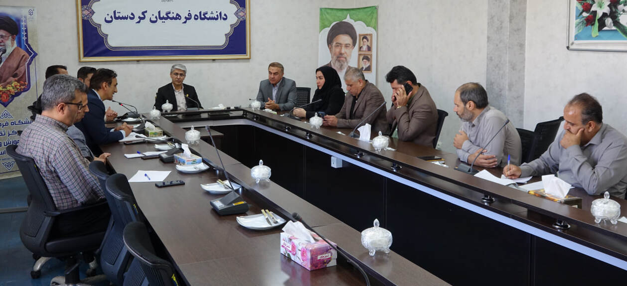 نشست مشترک رئیس دانشگاه فرهنگیان کردستان با مدیریت شهری سنندج برگزار شد