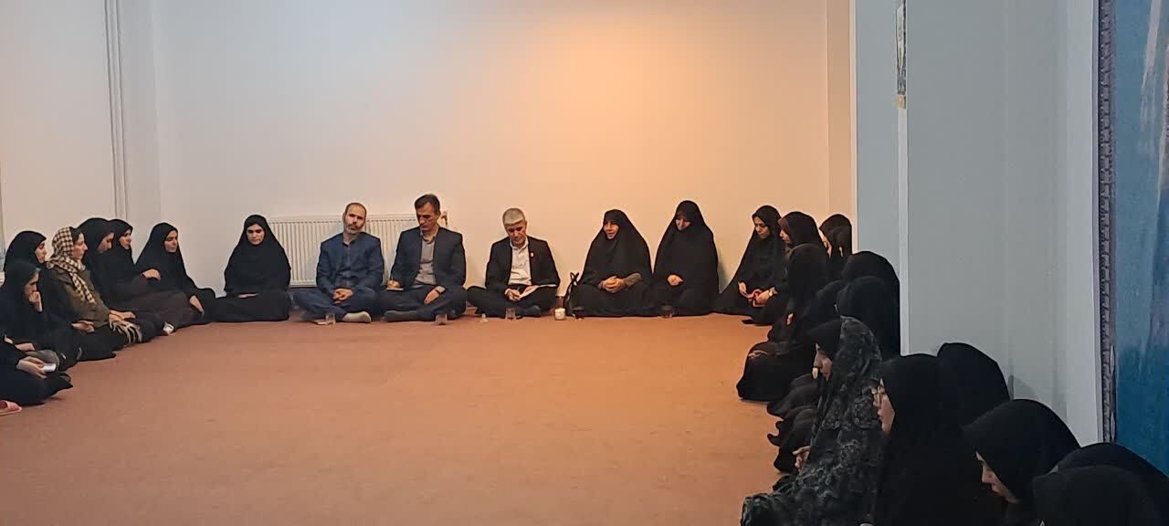 گفتوگوی بیواسطه مسئولان با دانشجومعلمان دانشگاه فرهنگیان کردستان؛ بررسی مطالبات و دغدغههای دانشجویی