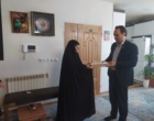 تجلیل دانشگاه فرهنگیان قزوین از مادر معلمِ شهید دانیال حاجی‌پور در هفته معلم