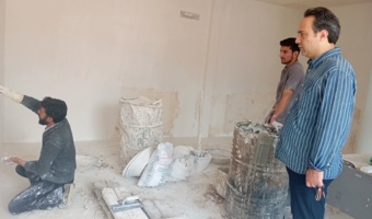 بازدید رئیس دانشگاه فرهنگیان قزوین از روند بهسازی سوئیت‌ها؛ پایان عملیات سفیدکاری