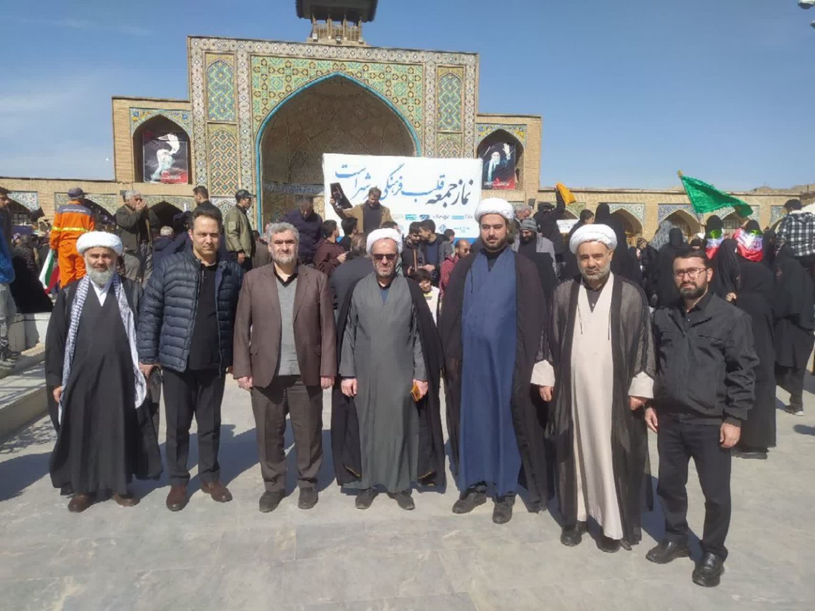 هیأت رئیسه دانشگاه فرهنگیان استان قزوین روز جمعه ۱۵ اسفندماه با حضور در آیین عبادی نماز جمعه این هفته، در کنار سایر اقشار مردم در این مراسم شرکت کردند.