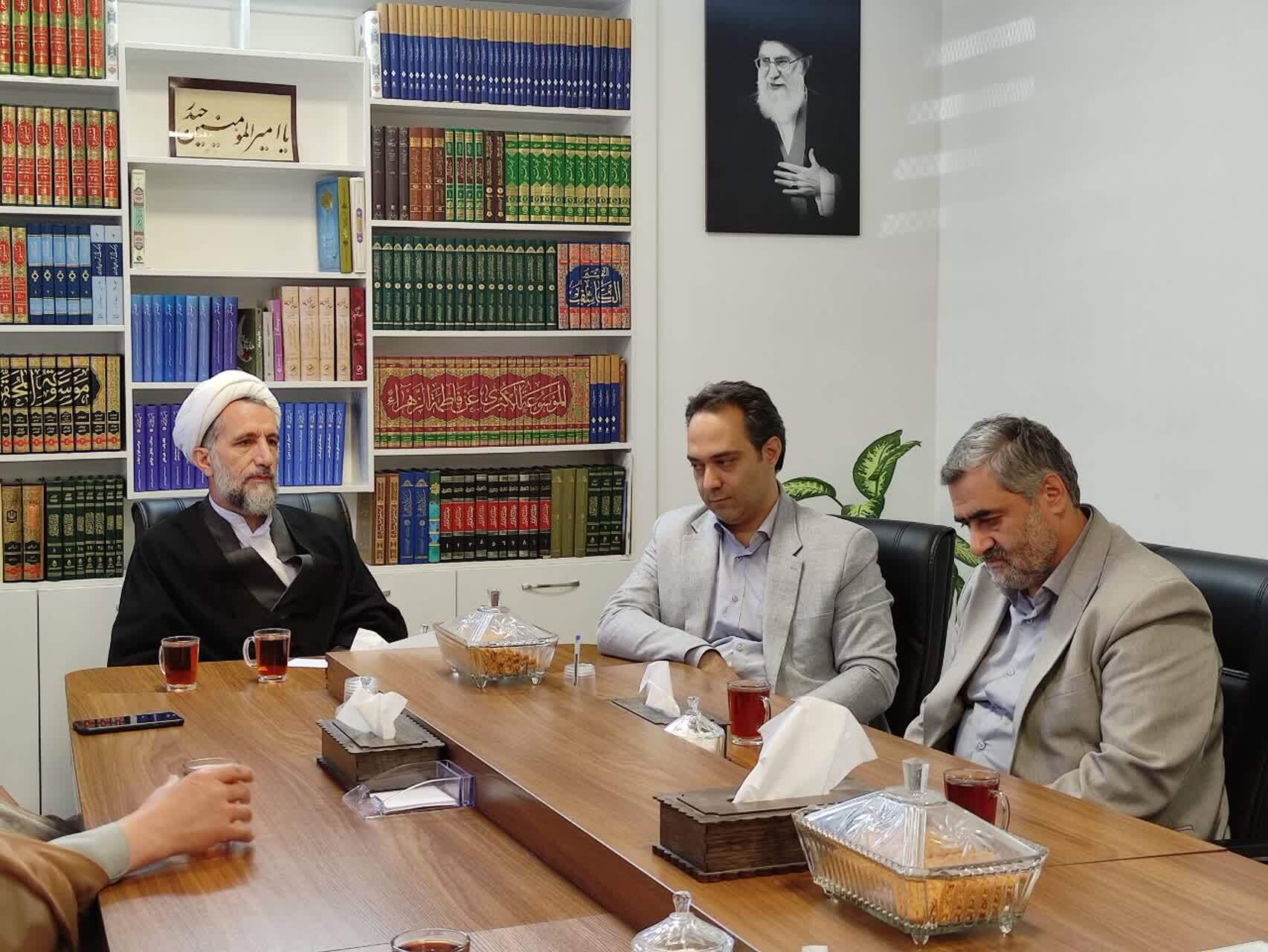 دیدار اعضای هیأت رئیسه دانشگاه فرهنگیان قزوین با نماینده ولی‌فقیه در استان