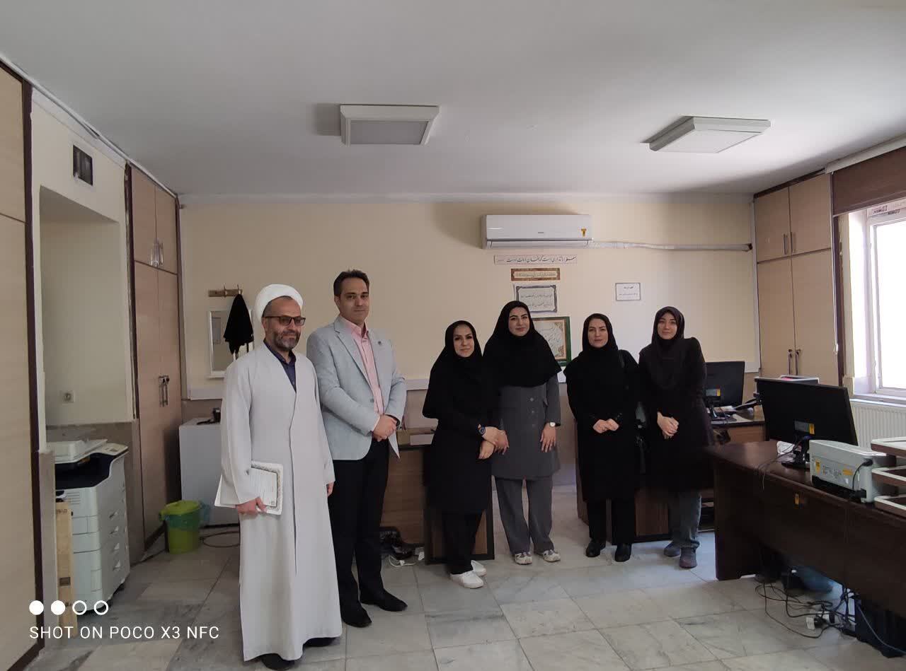 تقدیر از کارکنان حوزه آموزش به مناسبت گرامیداشت دهه سرآمدی آموزش شنبه- ۱۹ اردیبهشت ماه
