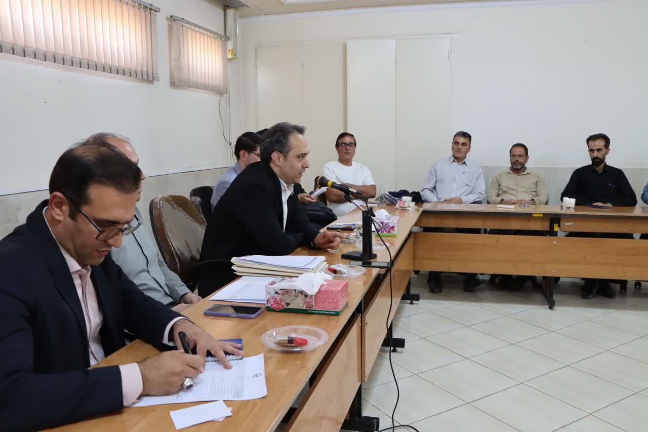 نشست مدیریت دانشگاه با کارکنان حوزه خدمات و نگهبانی