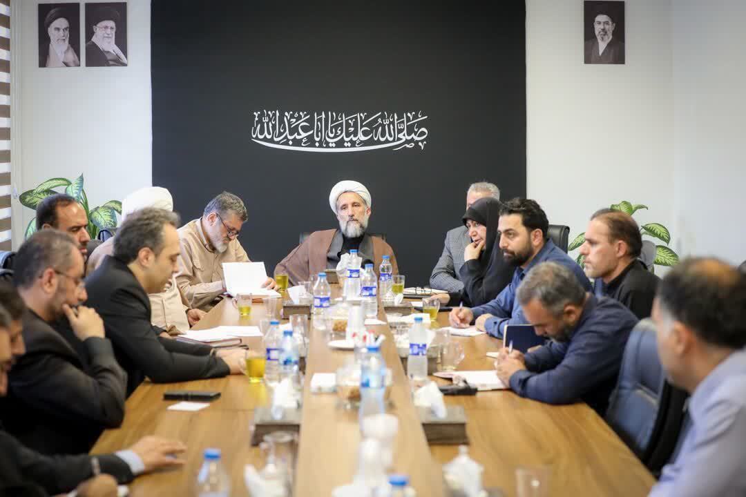 نشست قرارگاه جهاد تبیین استان قزوین به ریاست آیت‌الله مظفری، حضور جمعی از مدیران استانی و رؤسای دانشگاه‌ها در دفتر امام جمعه برگزار شد