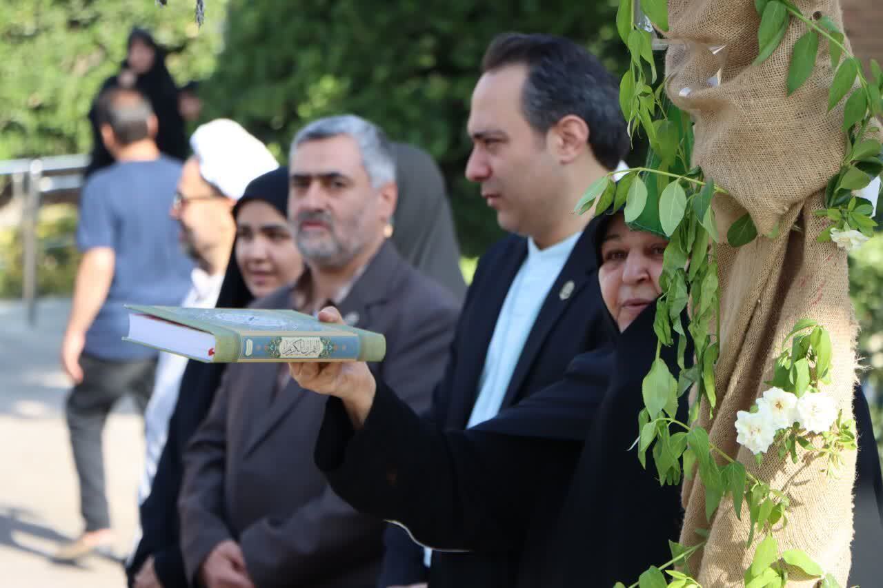 اعزام دانشجویان دانشگاه فرهنگیان قزوین به مراسم پیاده روی اربعین حسینی