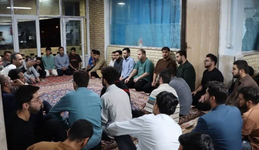 نشست صمیمی هیأت رییسه دانشگاه فرهنگیان قزوین با دانشجومعلمان خوابگاهی