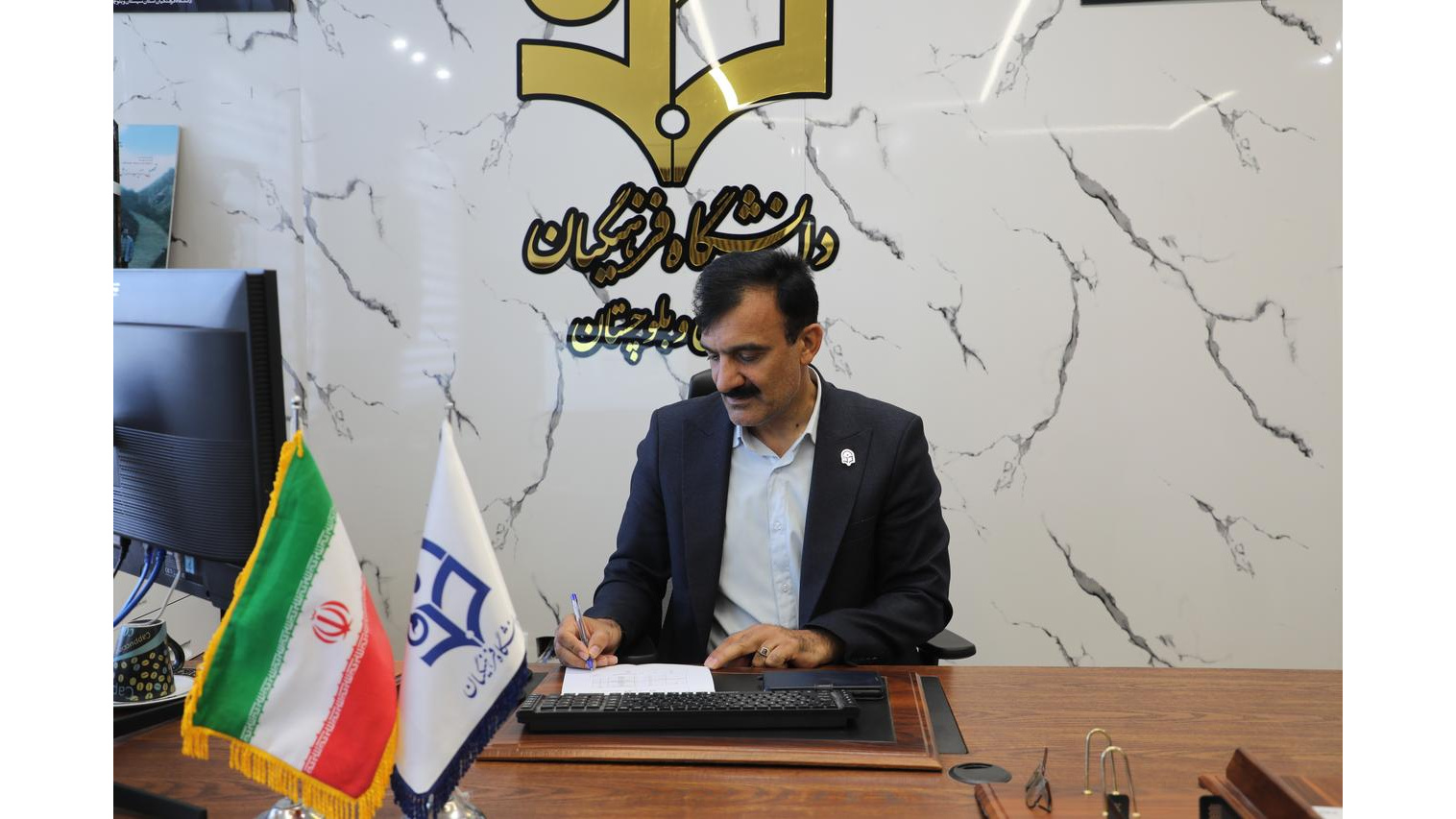 مصاحبه روابط عمومی  با دکتر پناهی سرپرست دانشگاه فرهنگیان استان
