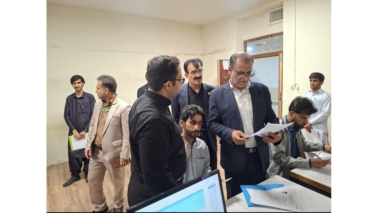 بازدید مدیرکل آموزش‌وپرورش استان و سرپرست دانشگاه فرهنگیان از روند برگزاری مصاحبه و ارزیابی داوطلبان