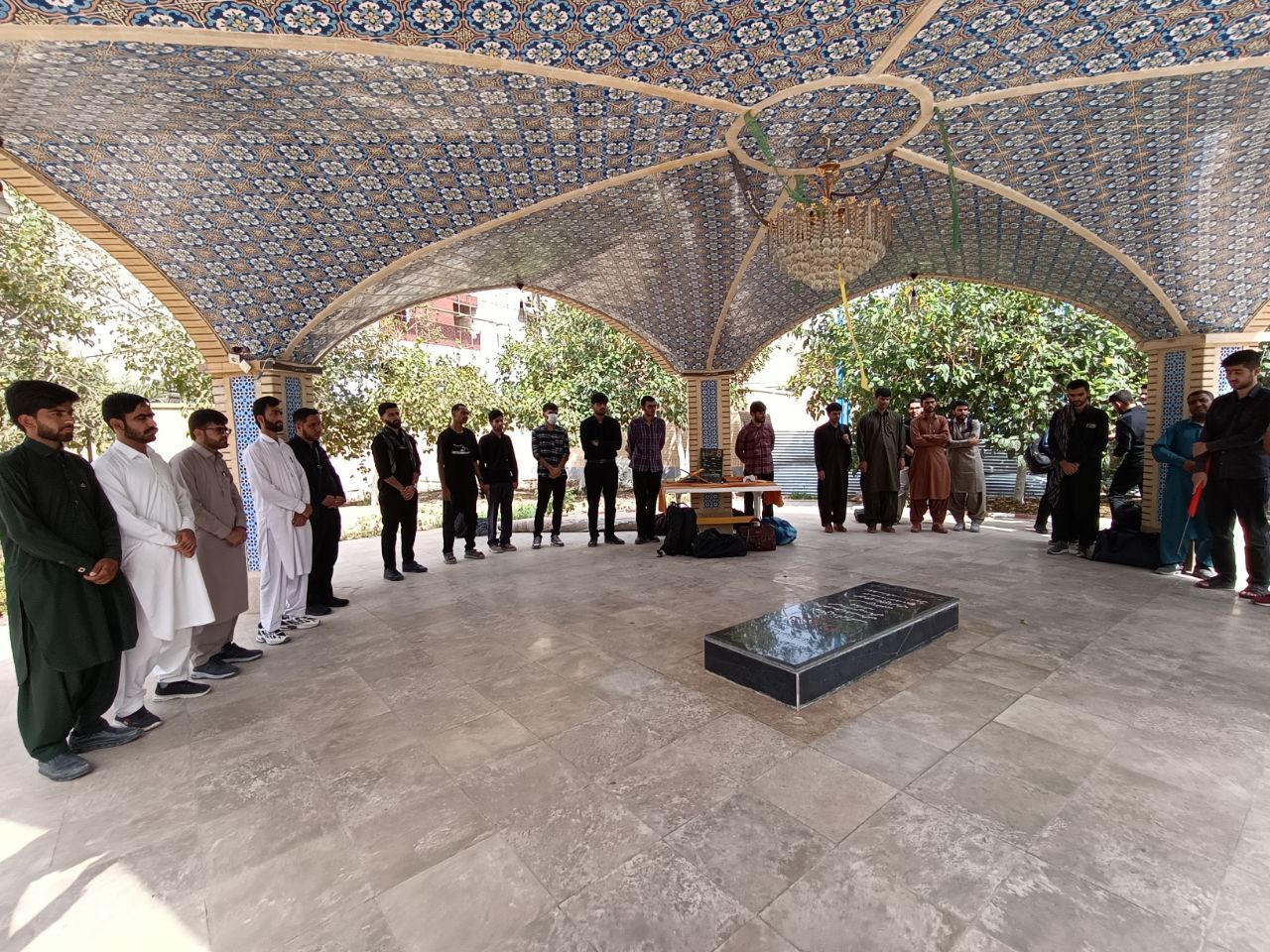 اعزام بیش از ۳۰۰ نفر از دانشجو معلمان، اعضای هیئت علمی و کارکنان دانشگاه فرهنگیان استان سیستان و بلوچستان به مراسم وداع با پیکر مطهر قائد شهید امت در مشهد مقدس