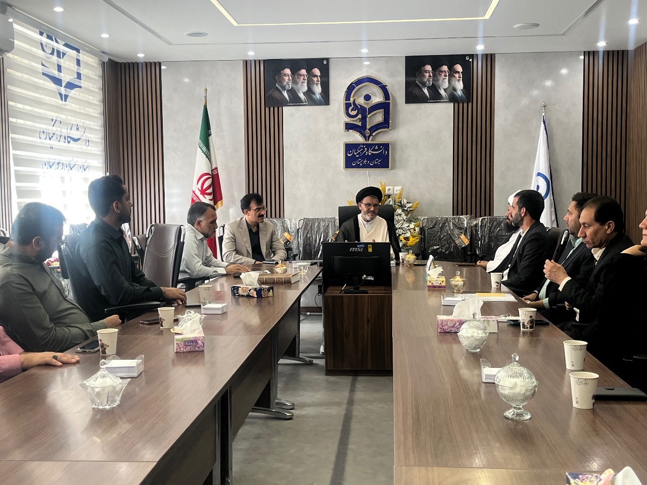 برگزاری جلسه معرفتی و فرهنگی با حضور امام جمعه موقت زاهدان در دانشگاه فرهنگیان
