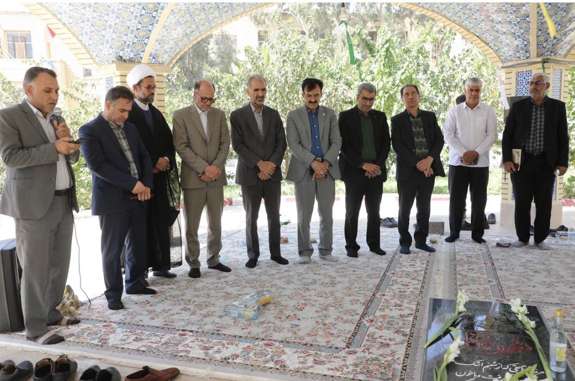برگزاری مراسم عطرافشانی و غبارروبی مزار شهید گمنام دانشگاه فرهنگیان استان