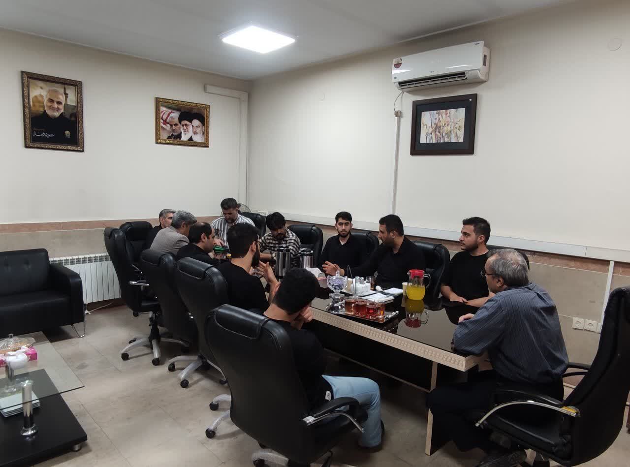 استمرارجلسات هماهنگی دانشکده علوم اجتماعی و هنر برای اسکان زائران مراسم وداع و تشییع امام شهید