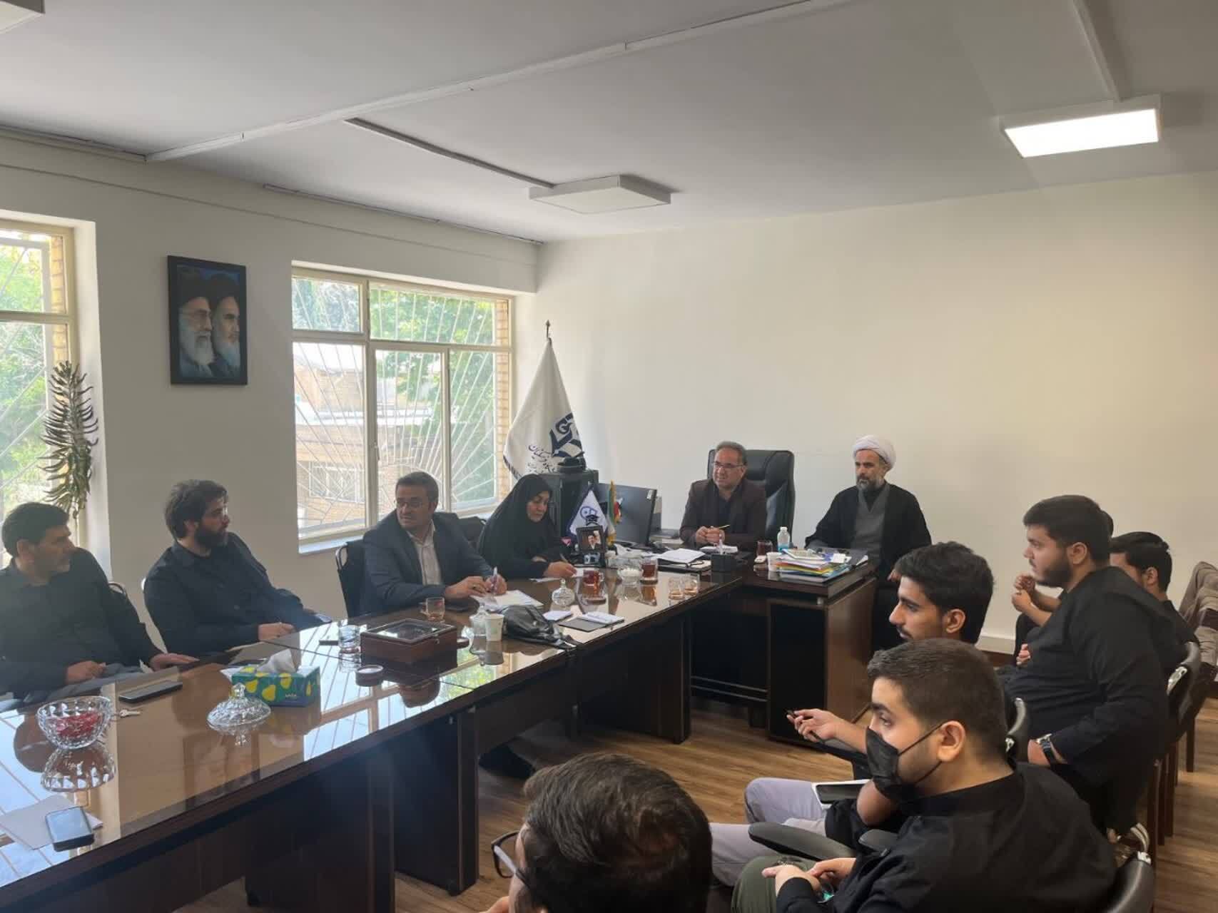 در آستانه برگزاری مراسم وداع و تشییع پیکر مطهر رهبر شهید، دومین جلسه‌ ی برنامه‌ریزی و هماهنگی امور اجرایی با حضور مسئولان ذی‌ربط در دانشکده علوم انسانی شهید چمران برگزار گردید.