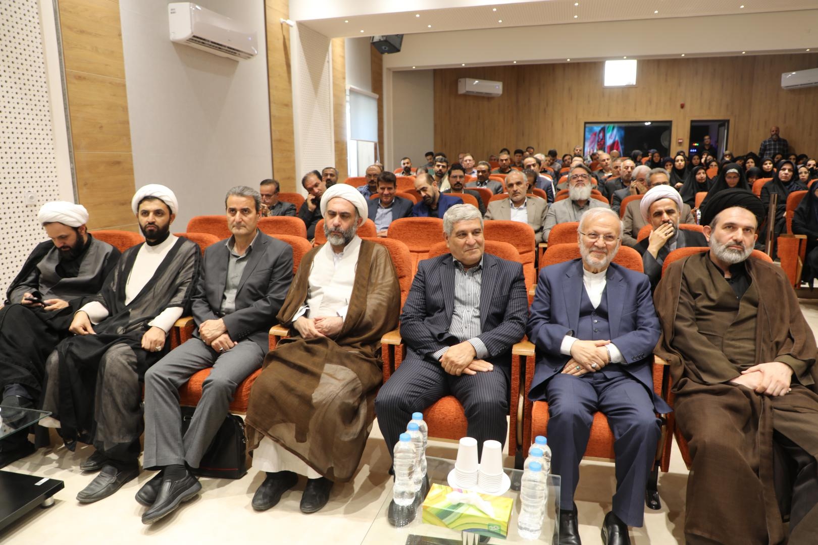 مراسم بزرگداشت رهبر شهید انقلاب، حضرت آیت‌الله العظمی امام خامنه‌ای(ره) و شهدای خانواده ایشان در سازمان مرکزی دانشگاه فرهنگیان