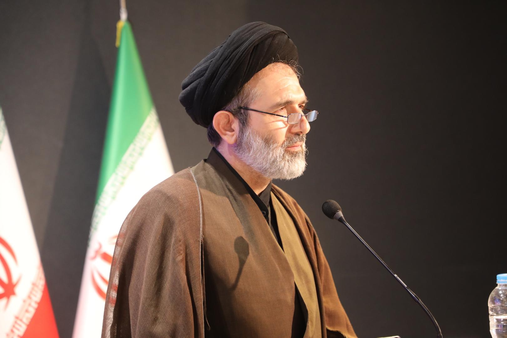 مراسم بزرگداشت رهبر شهید انقلاب، حضرت آیت‌الله العظمی امام خامنه‌ای(ره) و شهدای خانواده ایشان در سازمان مرکزی دانشگاه فرهنگیان