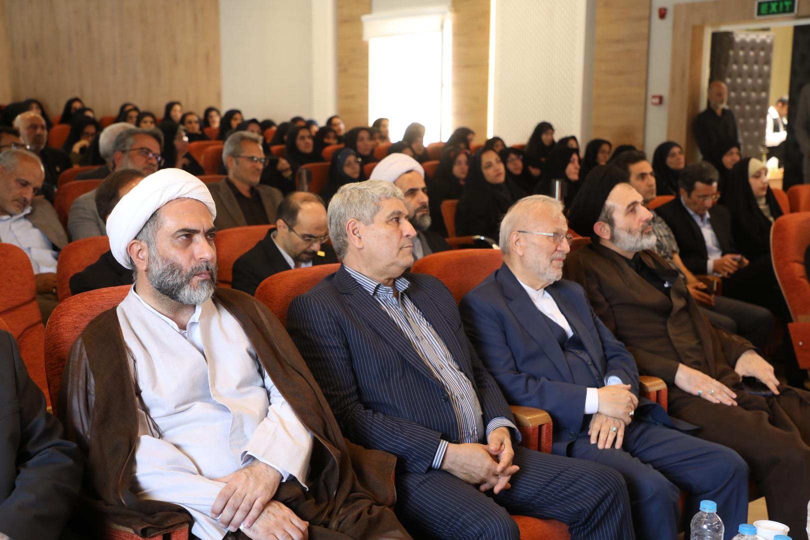مراسم بزرگداشت رهبر شهید انقلاب، حضرت آیت‌الله العظمی امام خامنه‌ای(ره) و شهدای خانواده ایشان در سازمان مرکزی دانشگاه فرهنگیان