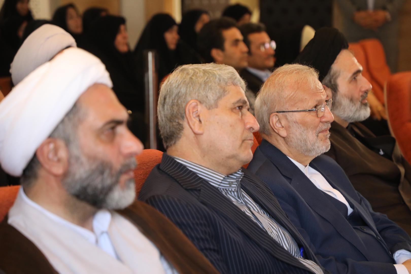 مراسم بزرگداشت رهبر شهید انقلاب، حضرت آیت‌الله العظمی امام خامنه‌ای(ره) و شهدای خانواده ایشان در سازمان مرکزی دانشگاه فرهنگیان