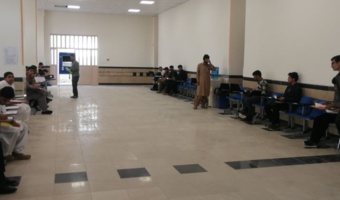 بازدید مدیرکل آموزش وپرورش سیستان  و بلوچستان از روند ارزیابی داوطلبان ورود به دانشگاه فرهنگیان استان