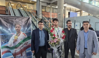 استقبال از دانشجومعلم قهرمان جهان در فرودگاه امام خمینی (ره)