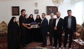 دیدار با خانواده شهید احمدی در اردبیل