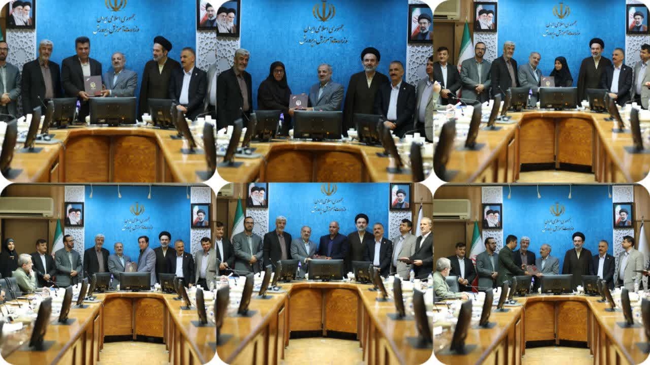 تجلیل از سرآمدان ایثار و آموزش دانشگاه فرهنگیان