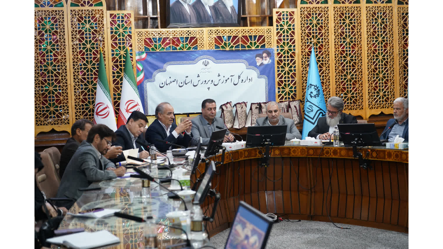 جلسه هم اندیشی مشترک سه جانبه حول محور ایثار و شهادت