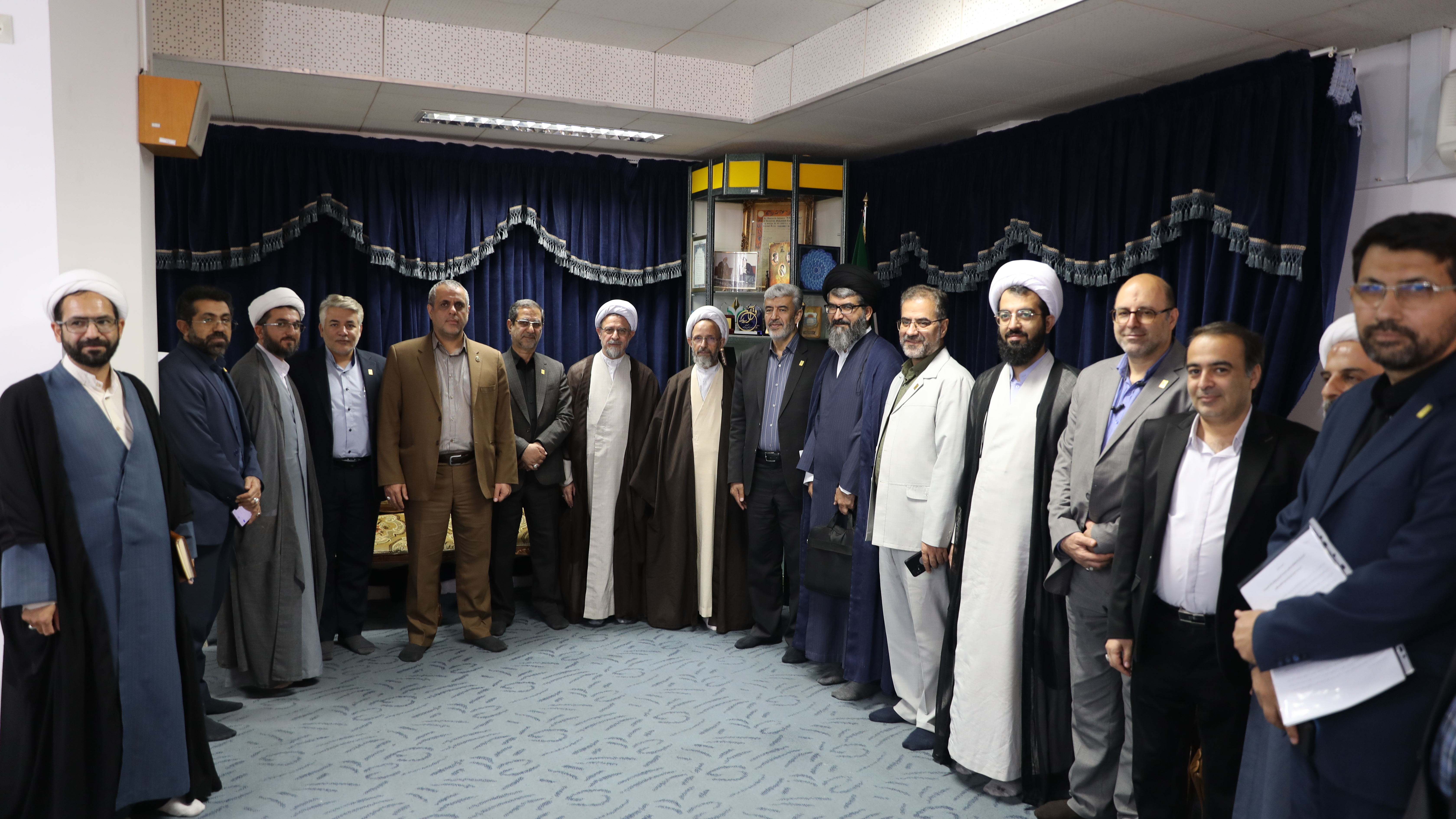 در دیدار رییس دانشگاه فرهنگیان از موسسه امام خمینی(ره) و دانشگاه معارف اسلامی تاکید شد:

توسعه تعاملات و پیگیری تفاهمات پیشین